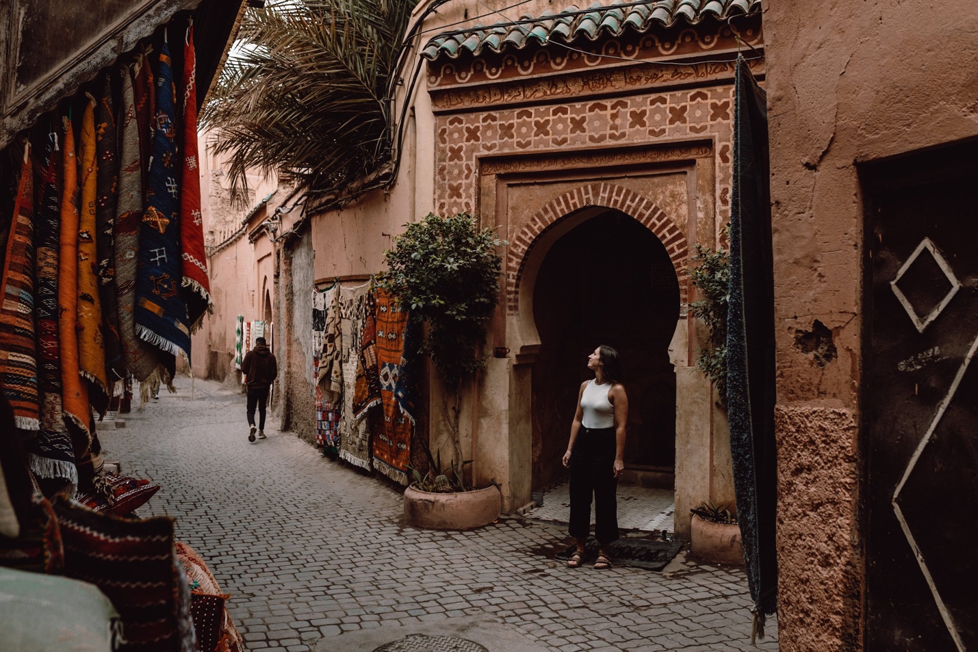 Marrakech medina alley at the start of Rallye Sirocco